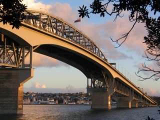 auckland harbour bridge